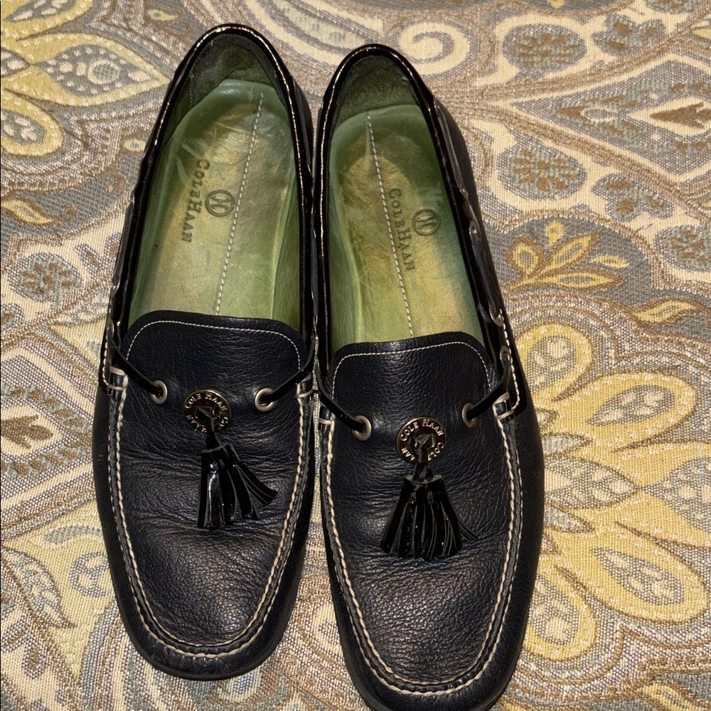 COLE HAAN Vintage Women Leather Patent Leather Trim Tassel Loafers Size 9.5